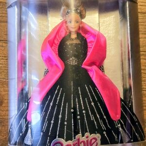 NIB Mattel Happy Holidays Barbie Doll 1998